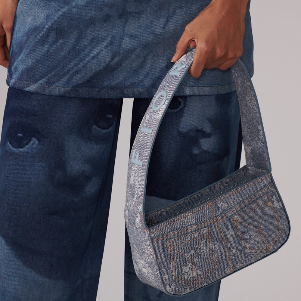 FIORUCCI Logo Light Vintage Shoulder Bag